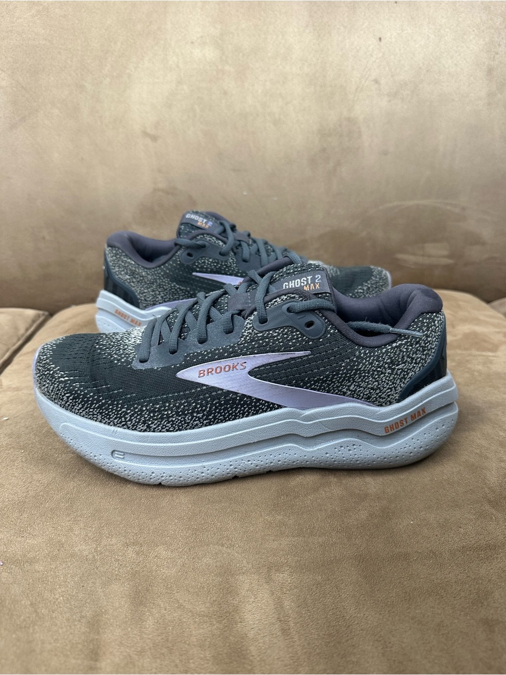 Brooks Ghost 2 max Women's Running Shoes Gray with Light lavender size 10 medium